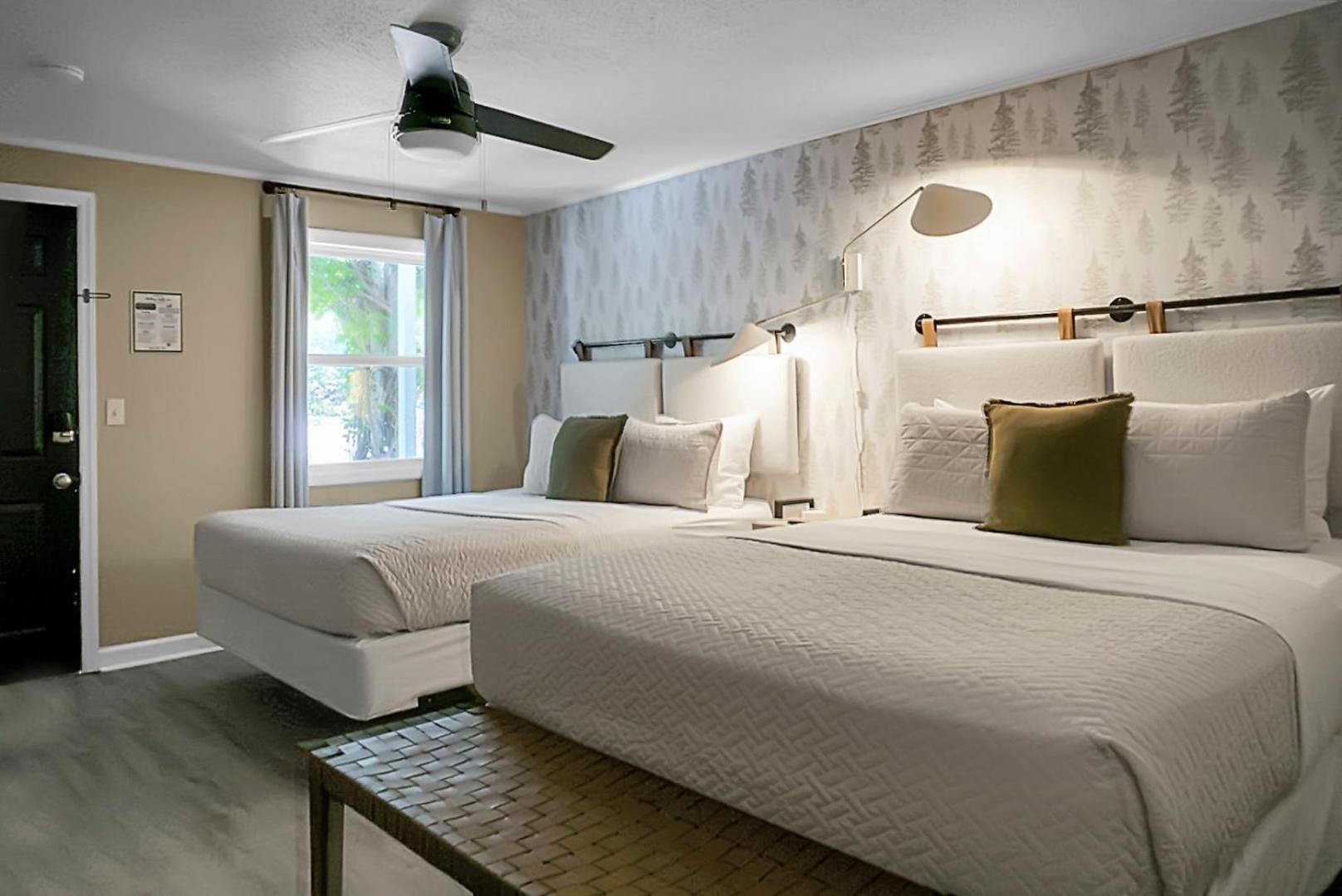 Hickory Falls Inn Чимни-Рок Экстерьер фото